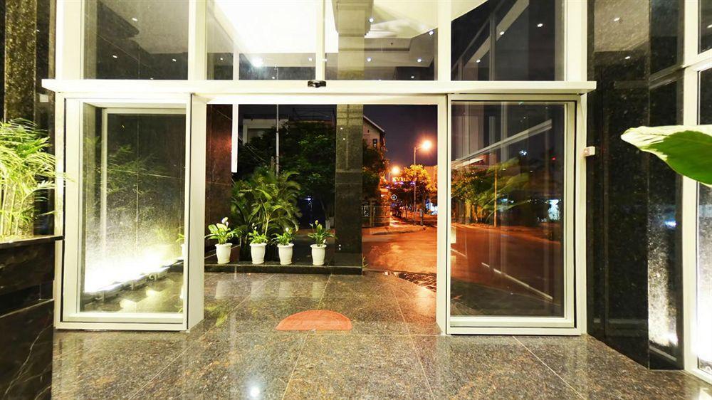 D&C Hotel Дананг Екстер'єр фото