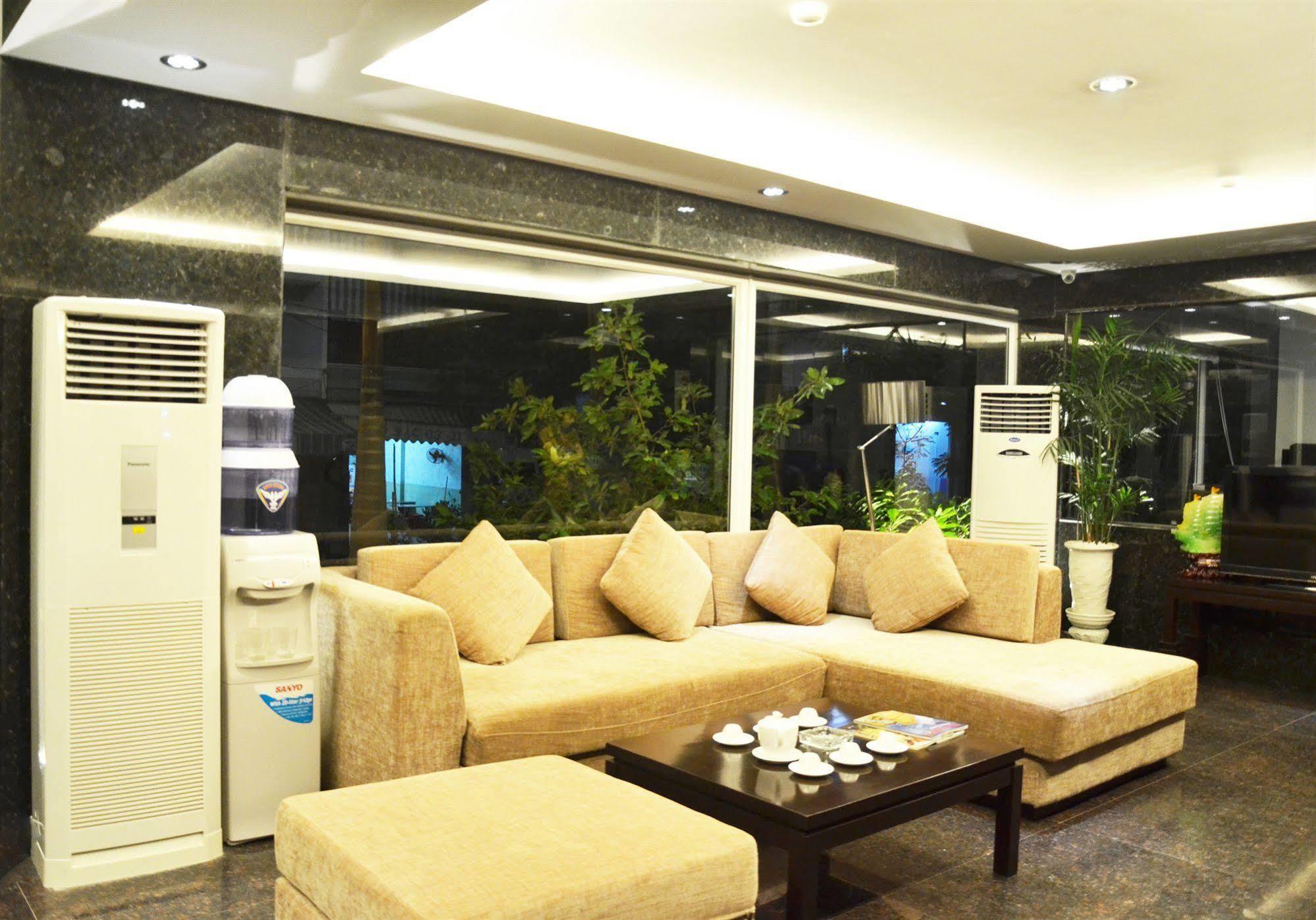 D&C Hotel Дананг Екстер'єр фото