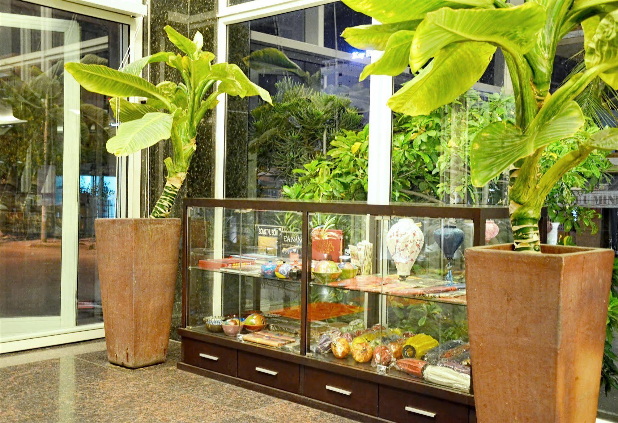D&C Hotel Дананг Екстер'єр фото