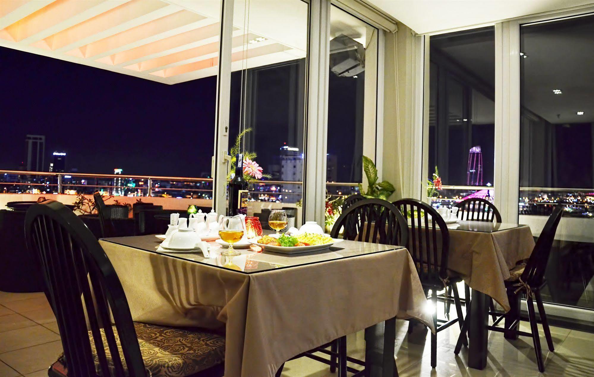 D&C Hotel Дананг Екстер'єр фото
