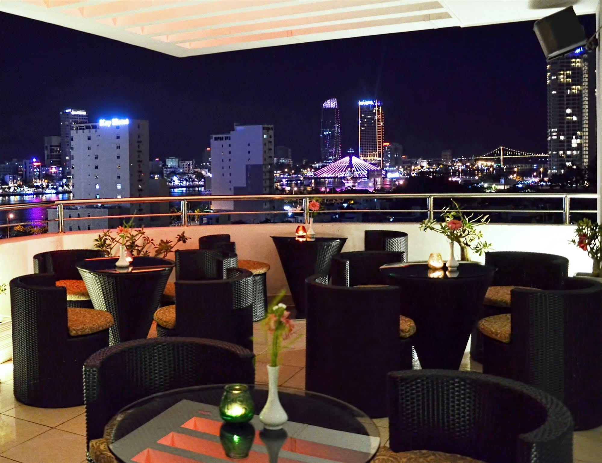 D&C Hotel Дананг Екстер'єр фото