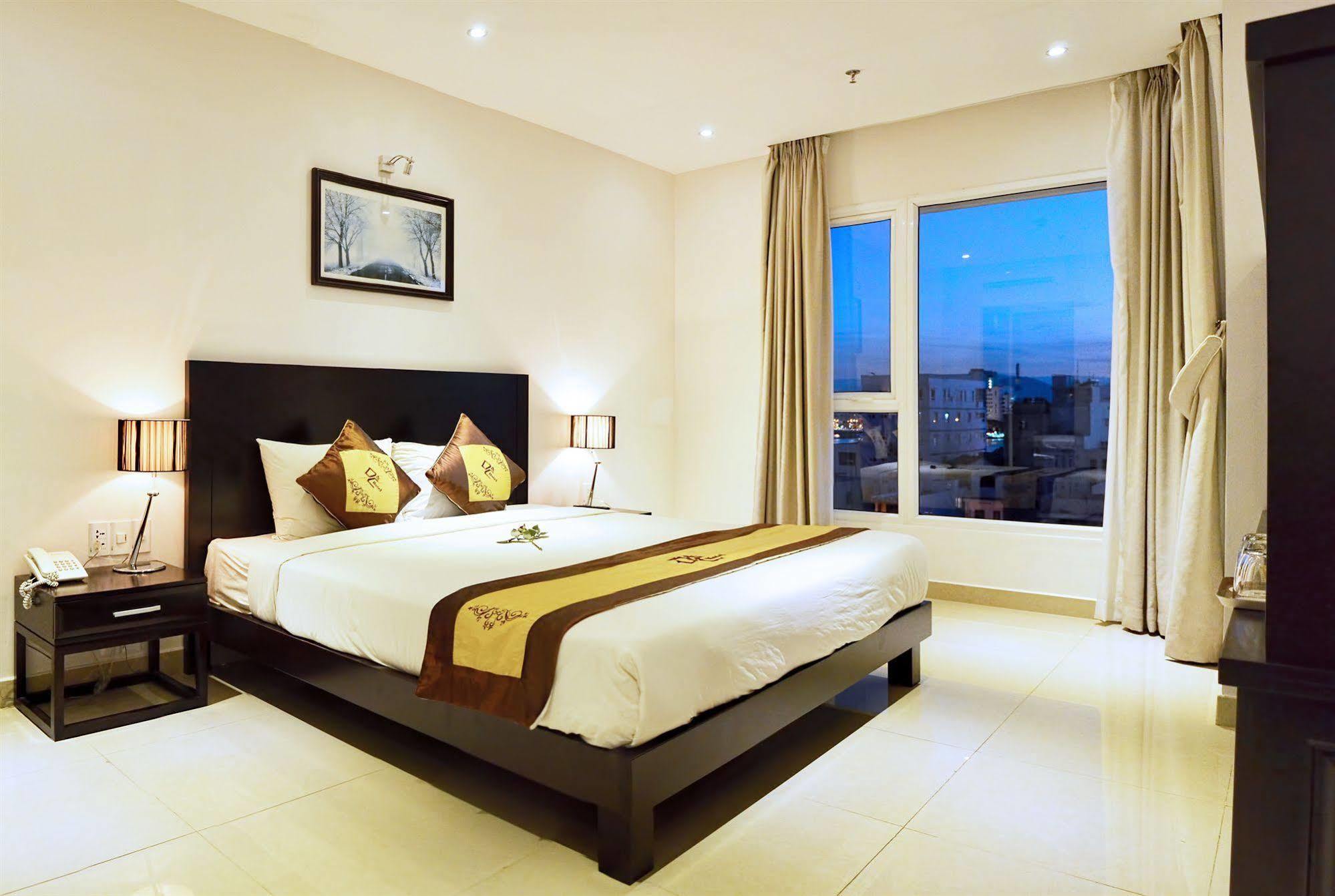 D&C Hotel Дананг Екстер'єр фото