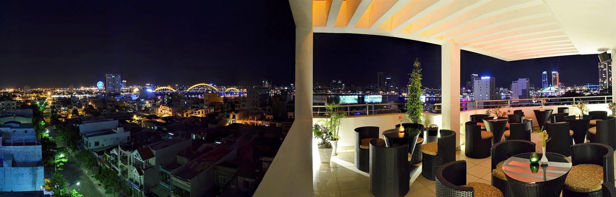 D&C Hotel Дананг Екстер'єр фото
